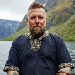 Leonardo Carbone Celtic Tunic, Short Sleeves, Black -Viking Clothing Shop celtic tunic short sleeves black 2