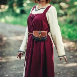 Leonardo Carbone Hangeroc Edda, Red -Viking Clothing Shop hangeroc edda red 2