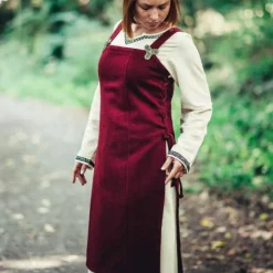 Leonardo Carbone Wool Hangeroc Frigg, Red -Viking Clothing Shop wool hangeroc frigg red 3